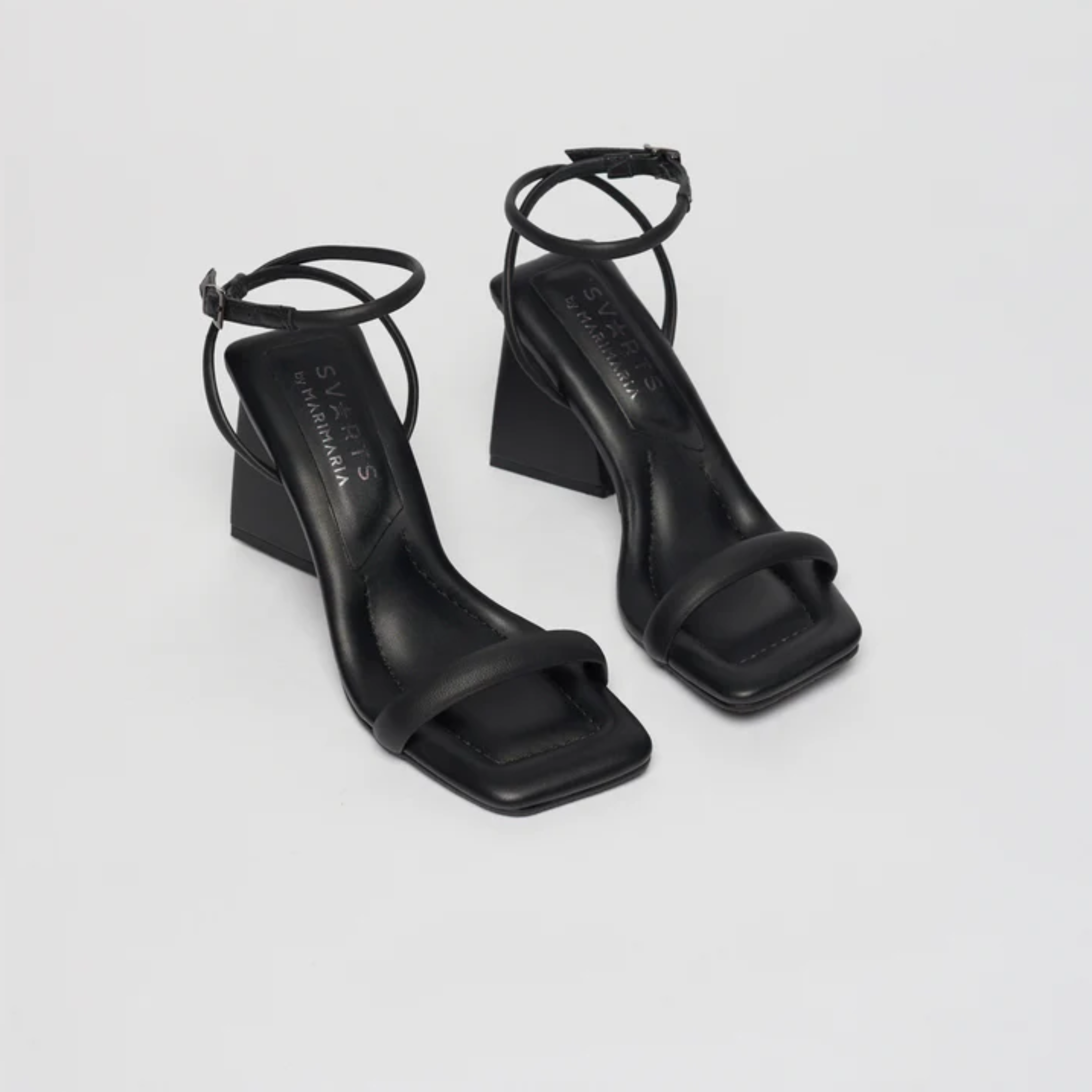 Sandália Couro Salto Bloco Maria Preta