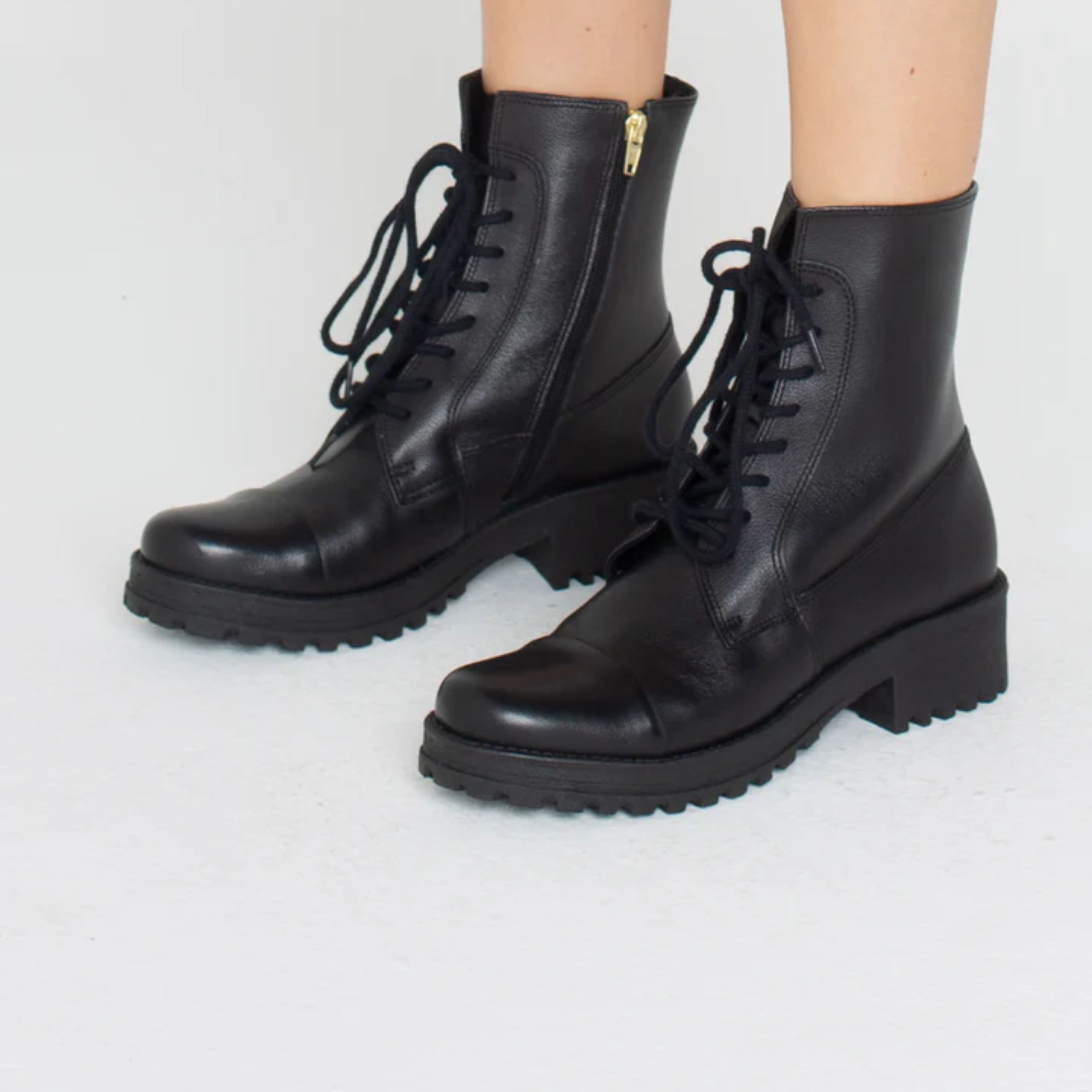 Bota Coturno Couro Preta