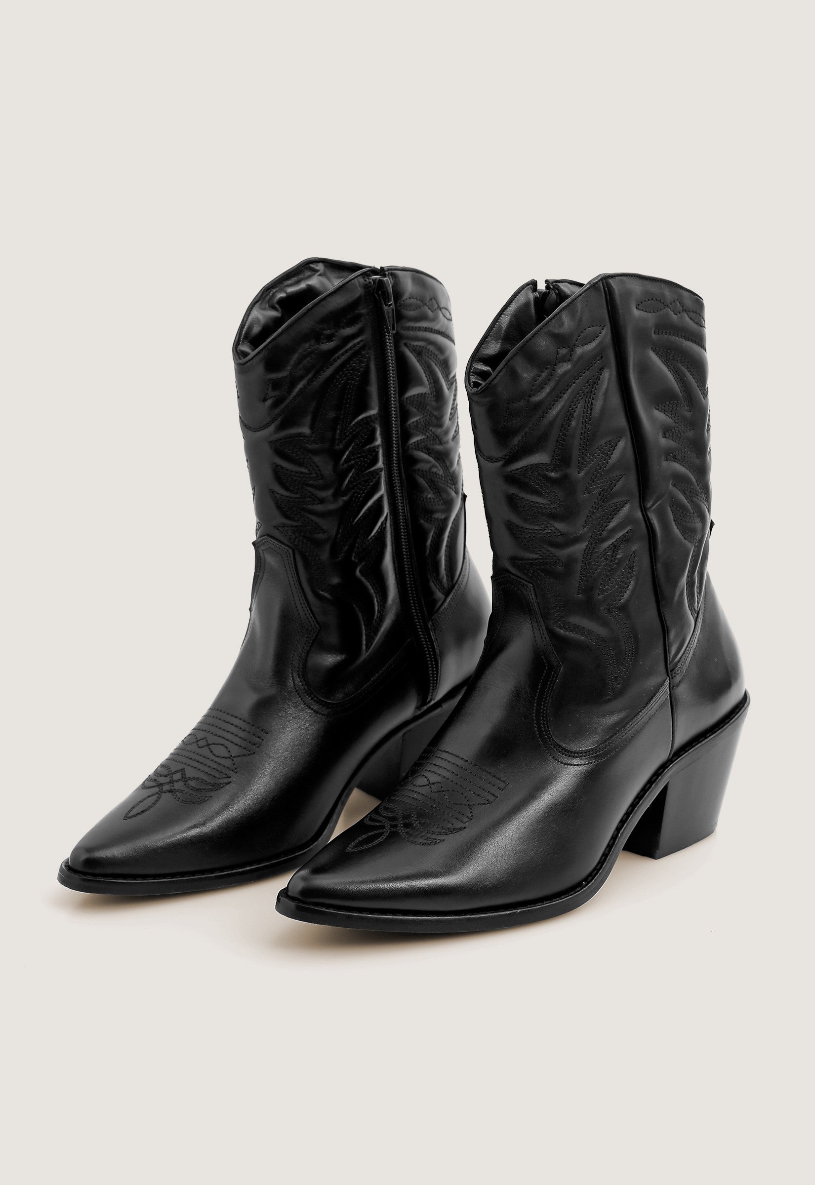 Bota Western Cano Médio Couro Preta