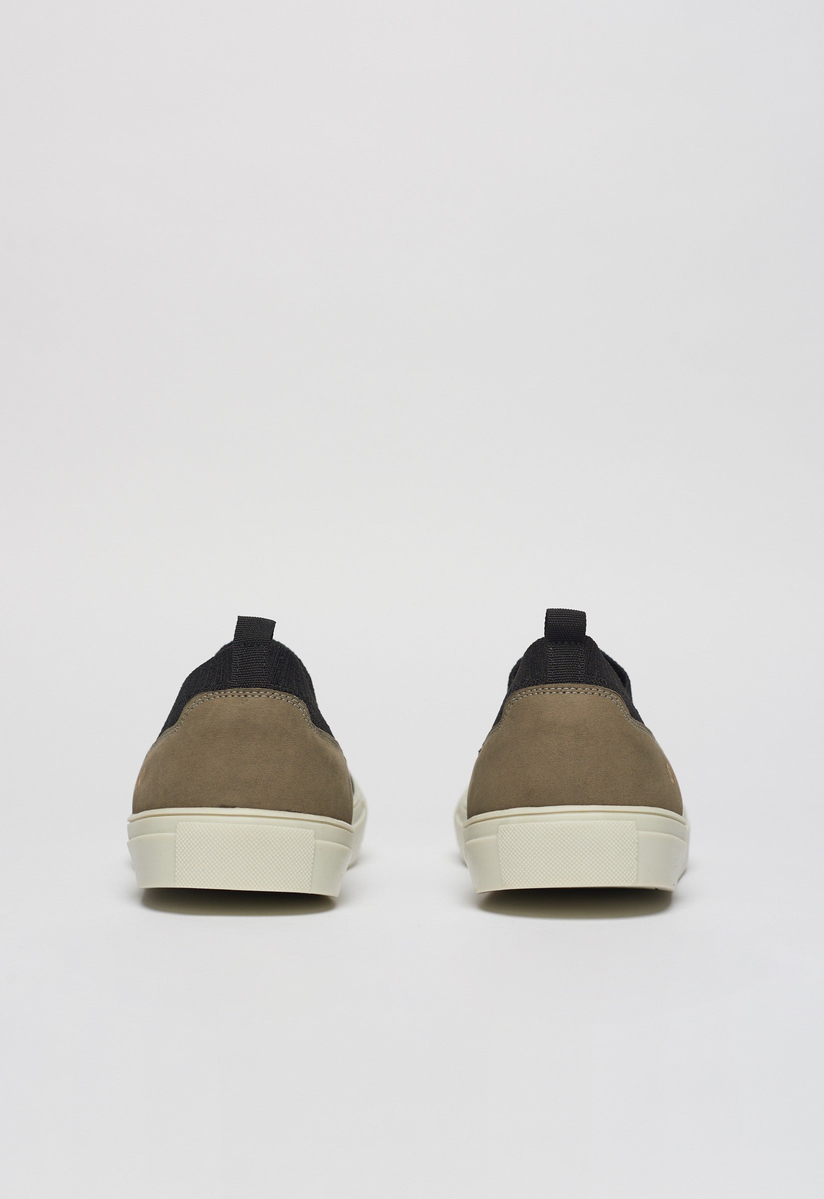 Tênis Slip Knit Cinza