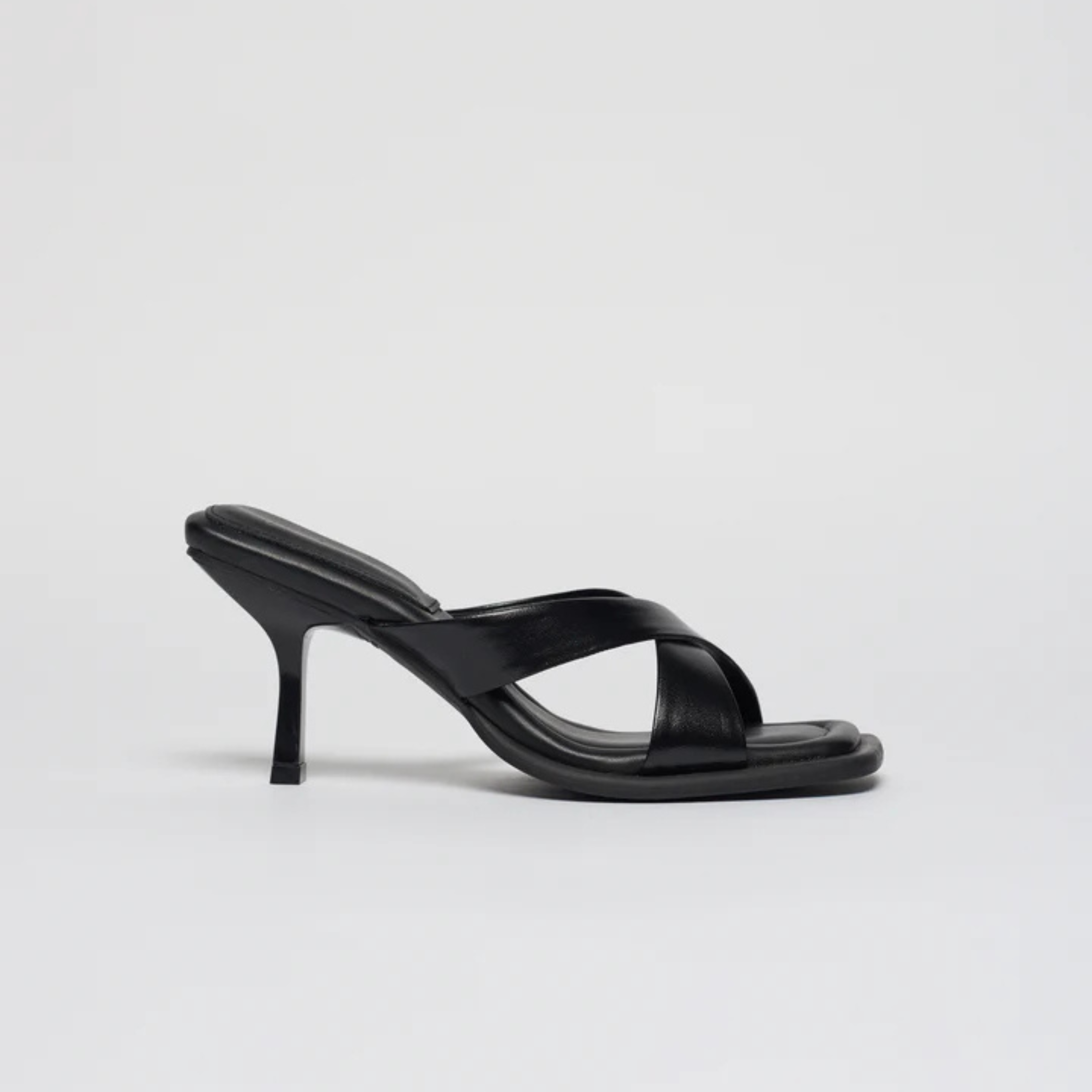 Sandália Couro Salto Médio Mari Maria Preta