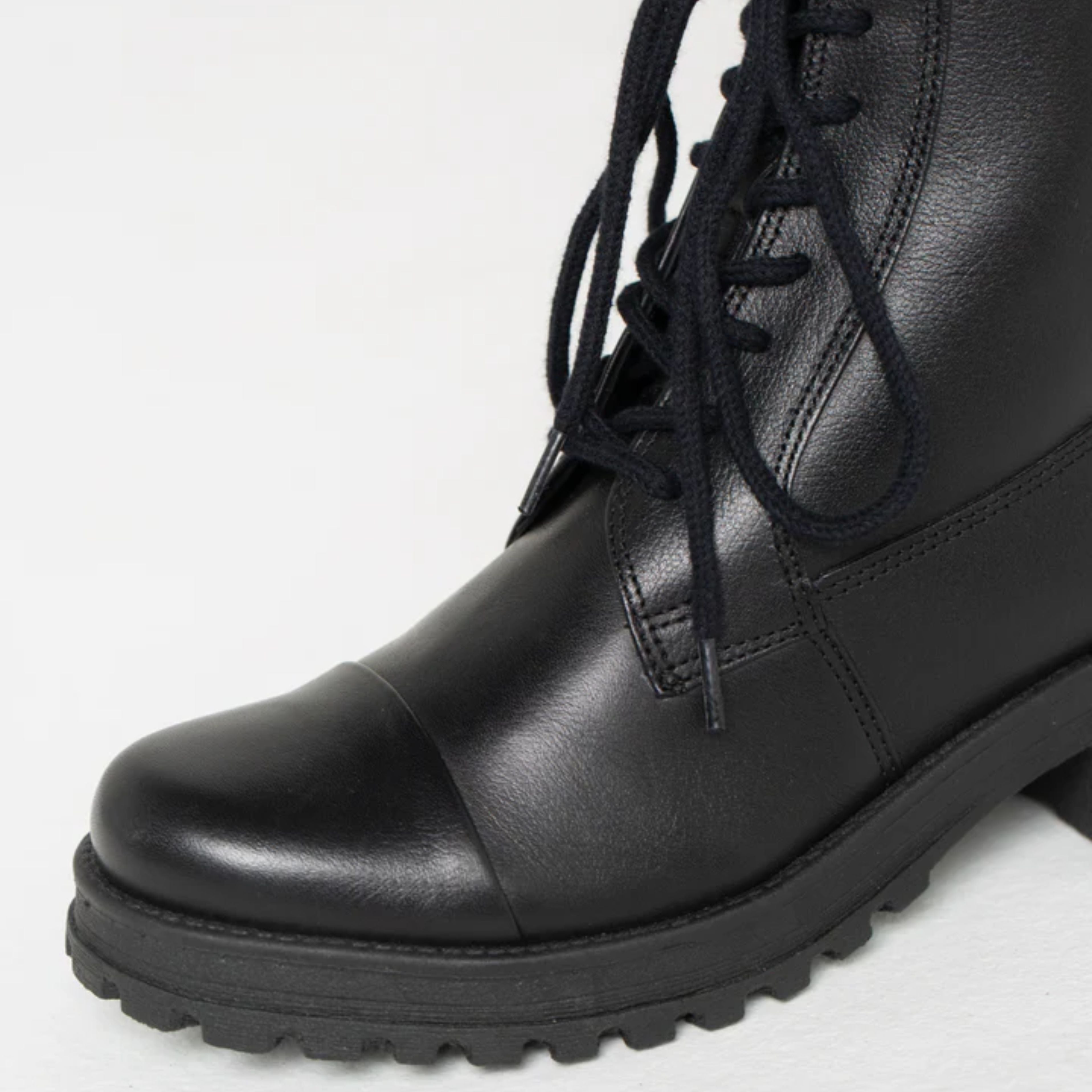 Bota Coturno Couro Preta