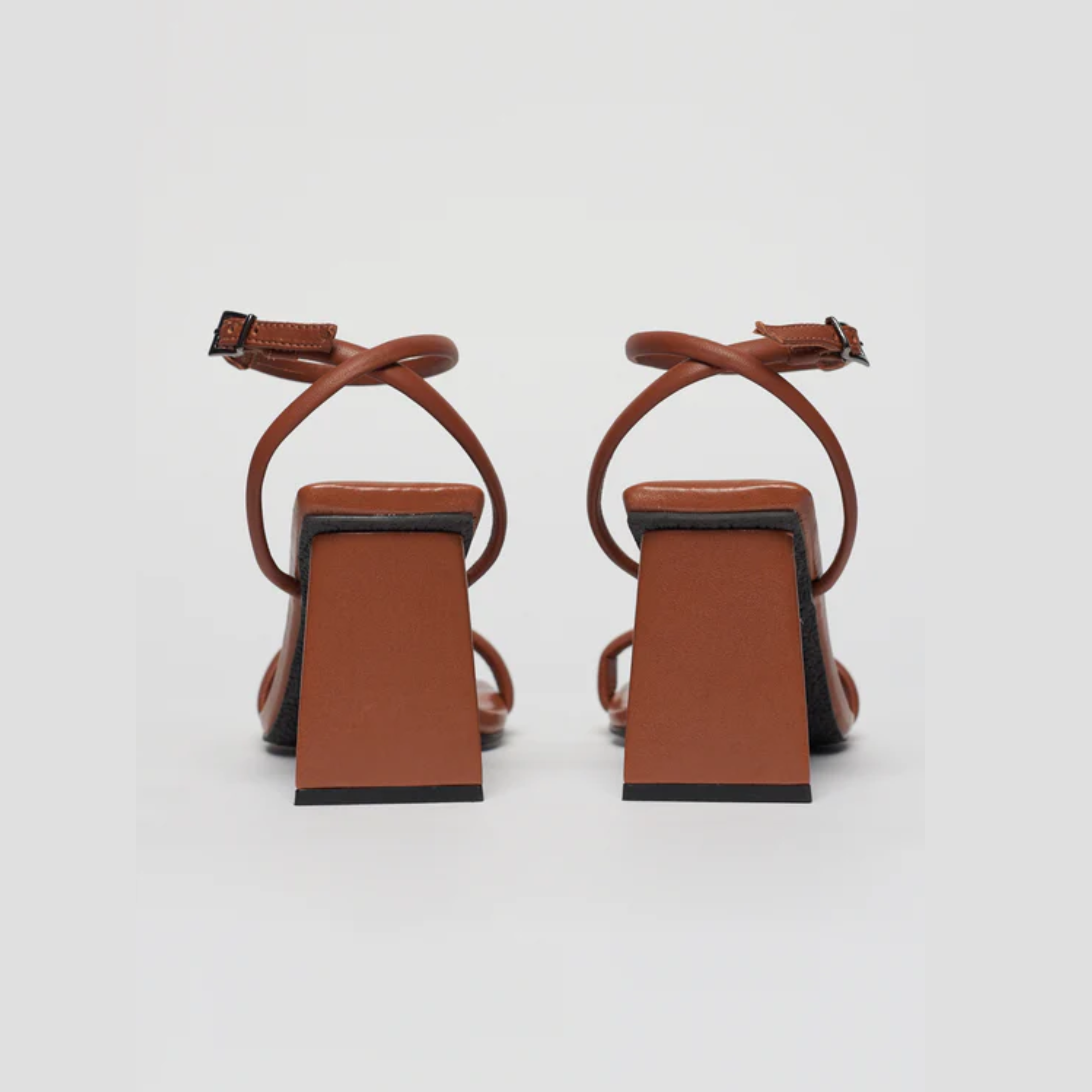 Sandália Couro Salto Bloco Maria Whisky