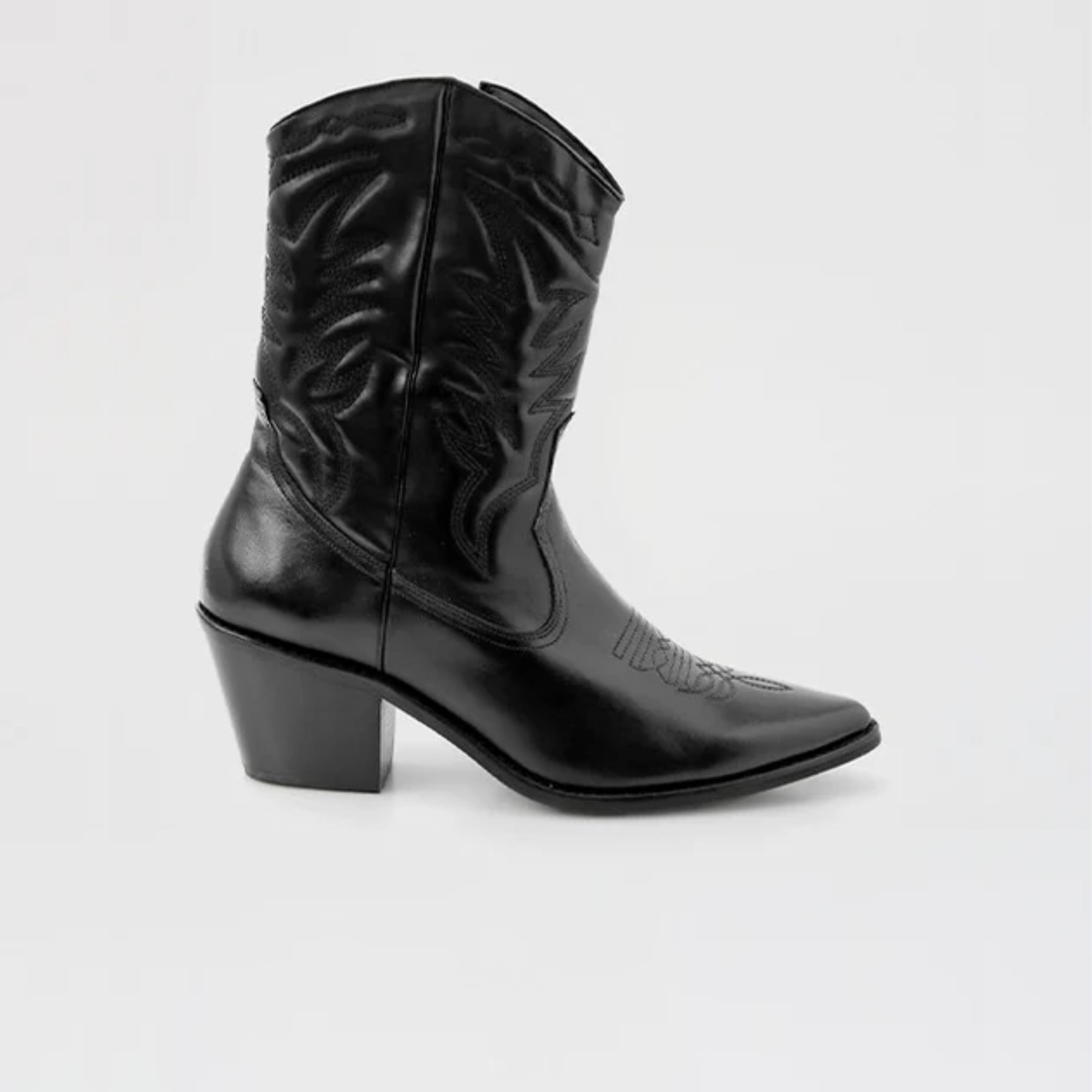 Bota Western Cano Médio Couro Preta