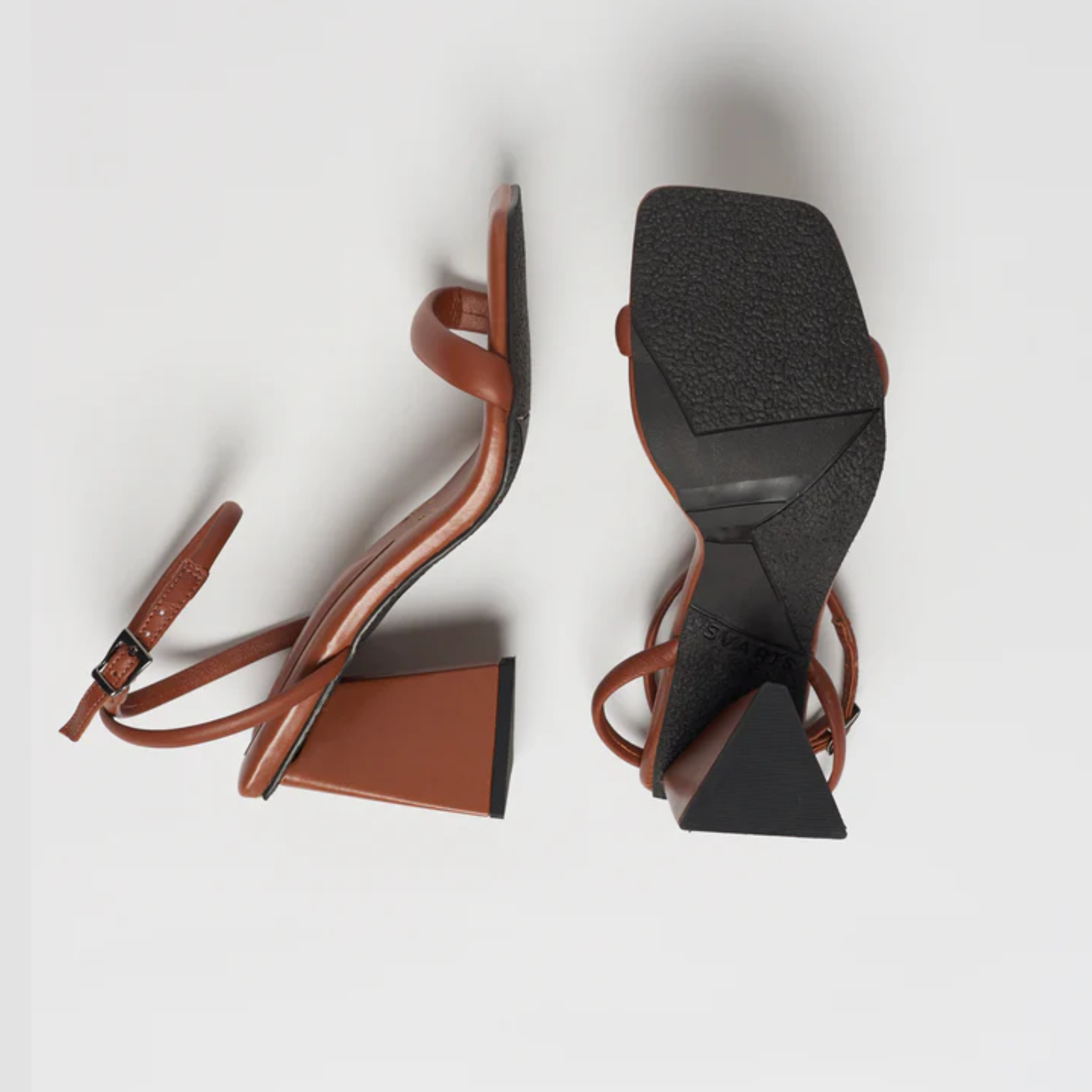 Sandália Couro Salto Bloco Maria Whisky