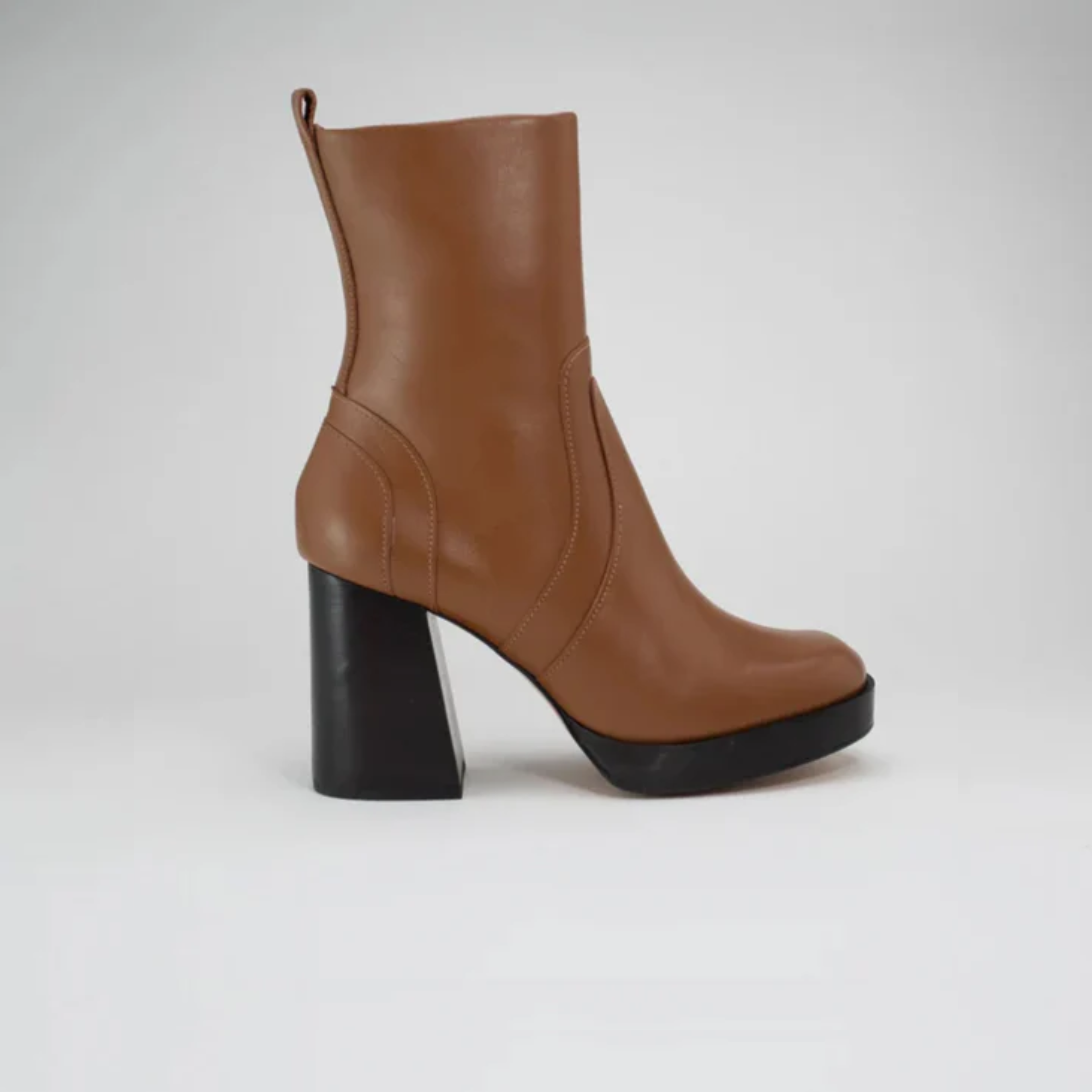 Bota Couro Plataforma Cano Médio Salto Bloco Caramelo