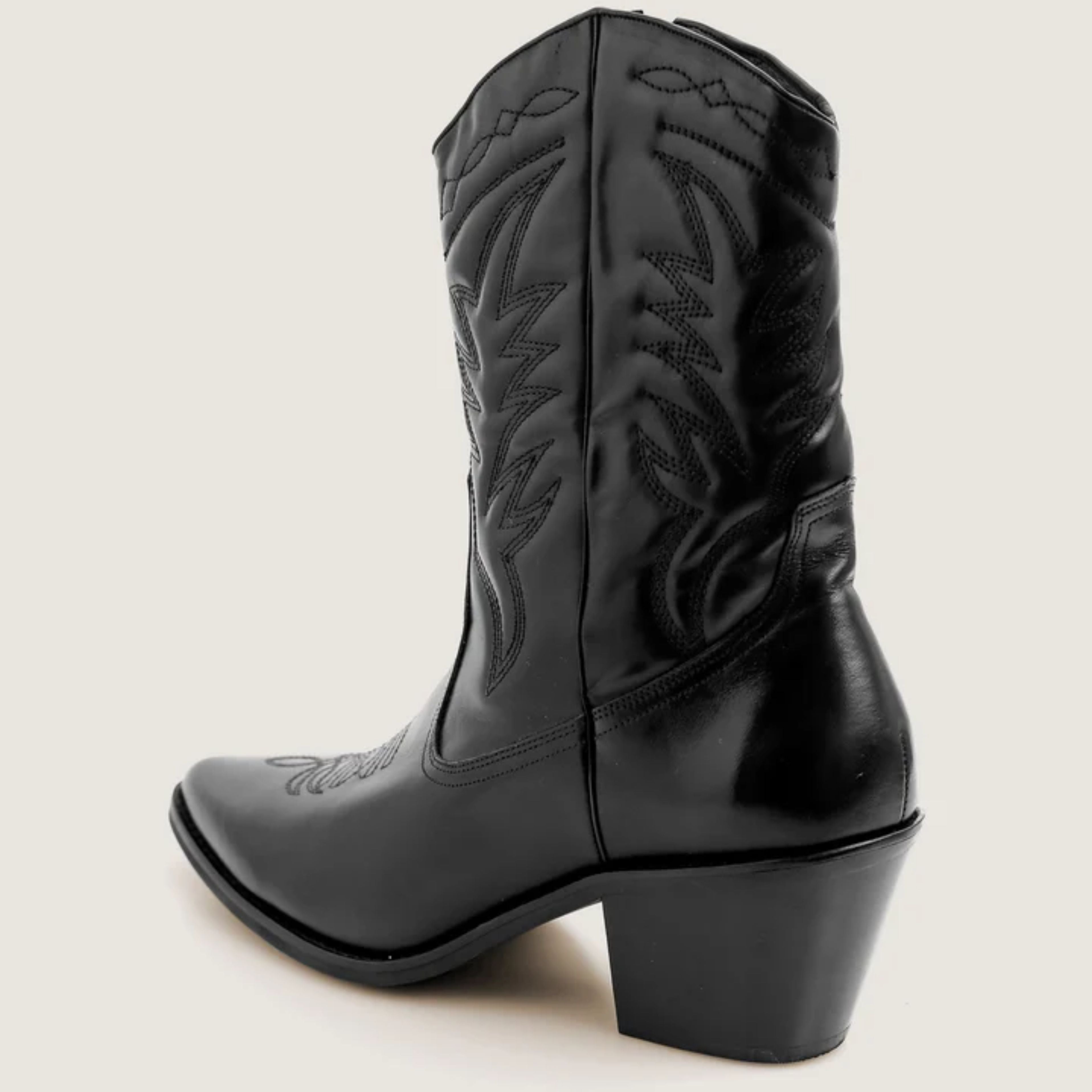 Bota Western Cano Médio Couro Preta