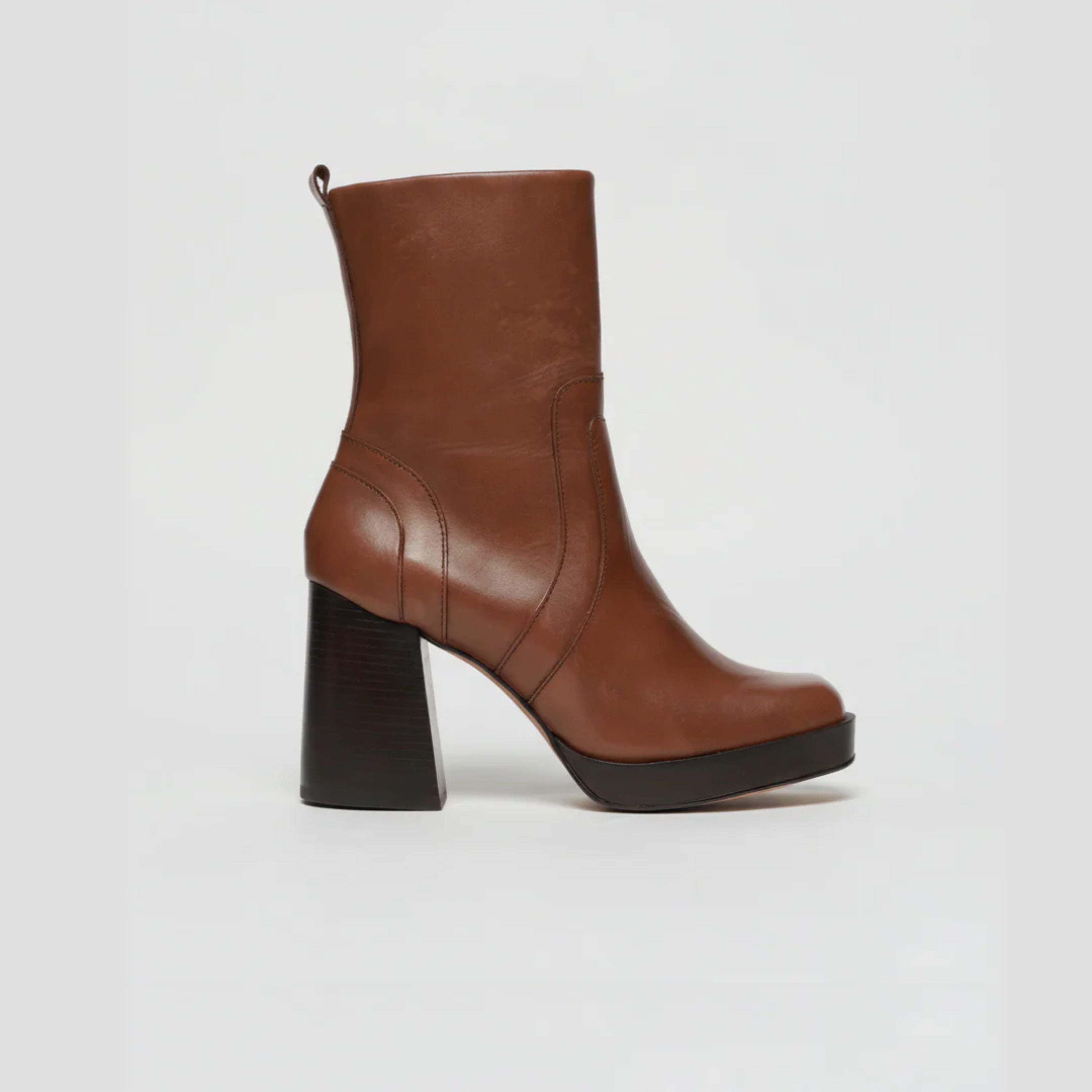 Bota Couro Plataforma Cano Médio Salto Bloco Chocolate