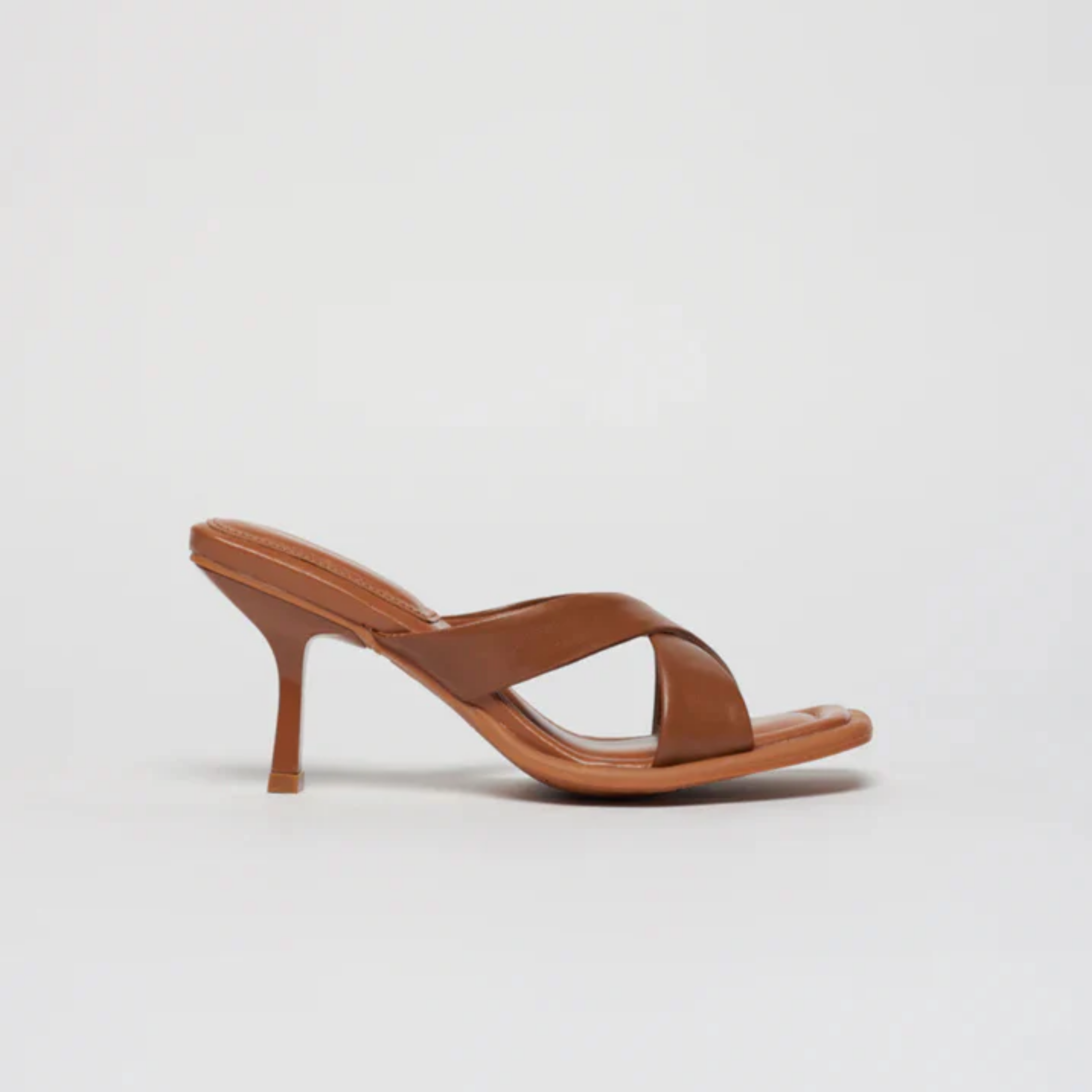 Sandália Couro Salto Médio Mari Maria Tan