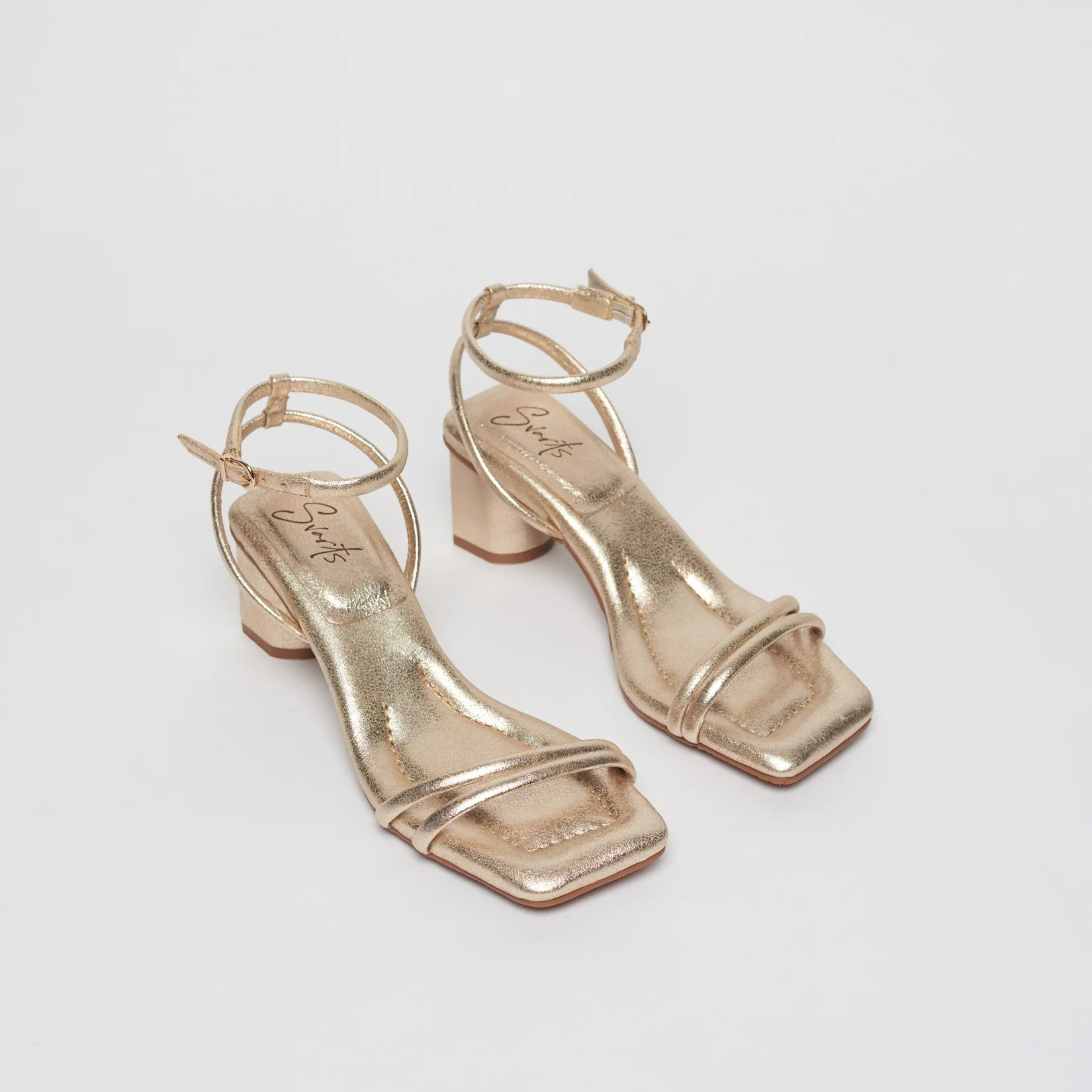 Sandália Couro Salto Baixo Júlia Ouro