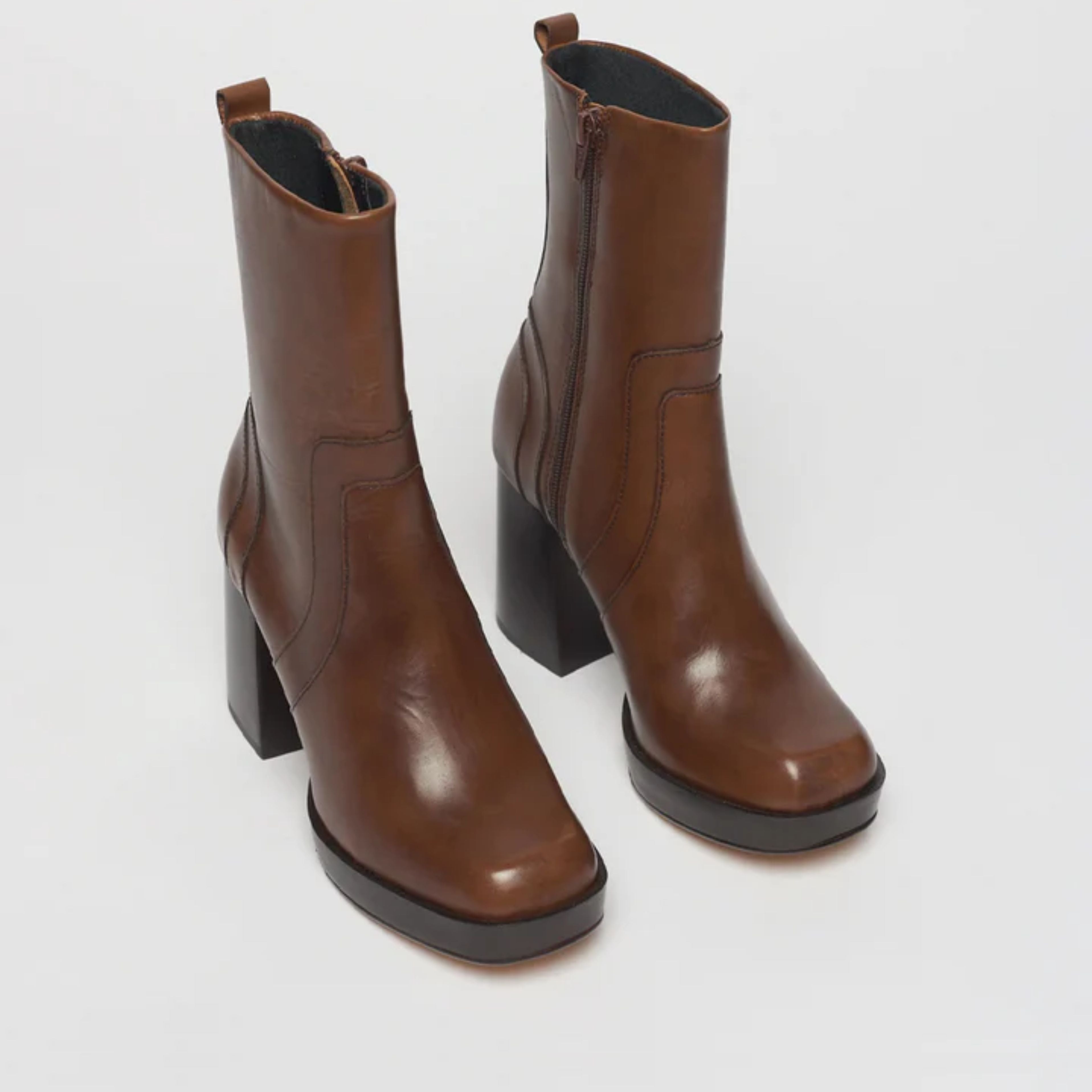 Bota Couro Plataforma Cano Médio Salto Bloco Chocolate