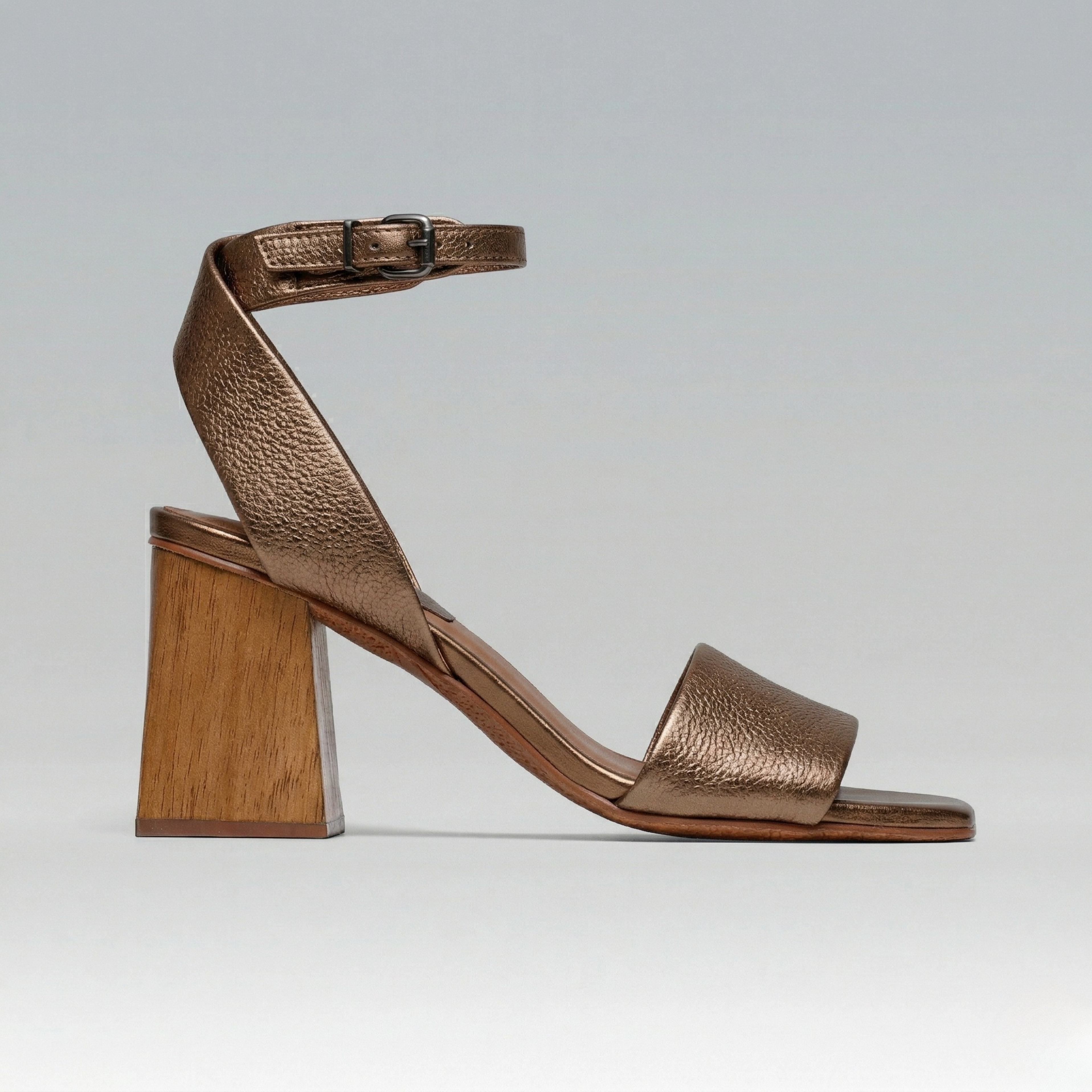 Sandália de Couro Salto Bloco Madeira Helena Bronze — Svarts