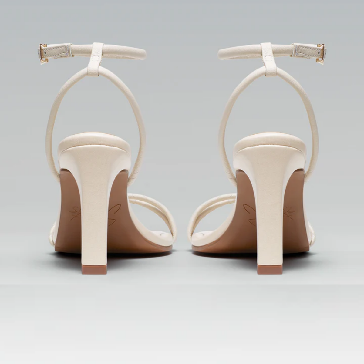 Sandália Couro Salto Alto navalhado Bianca Off White