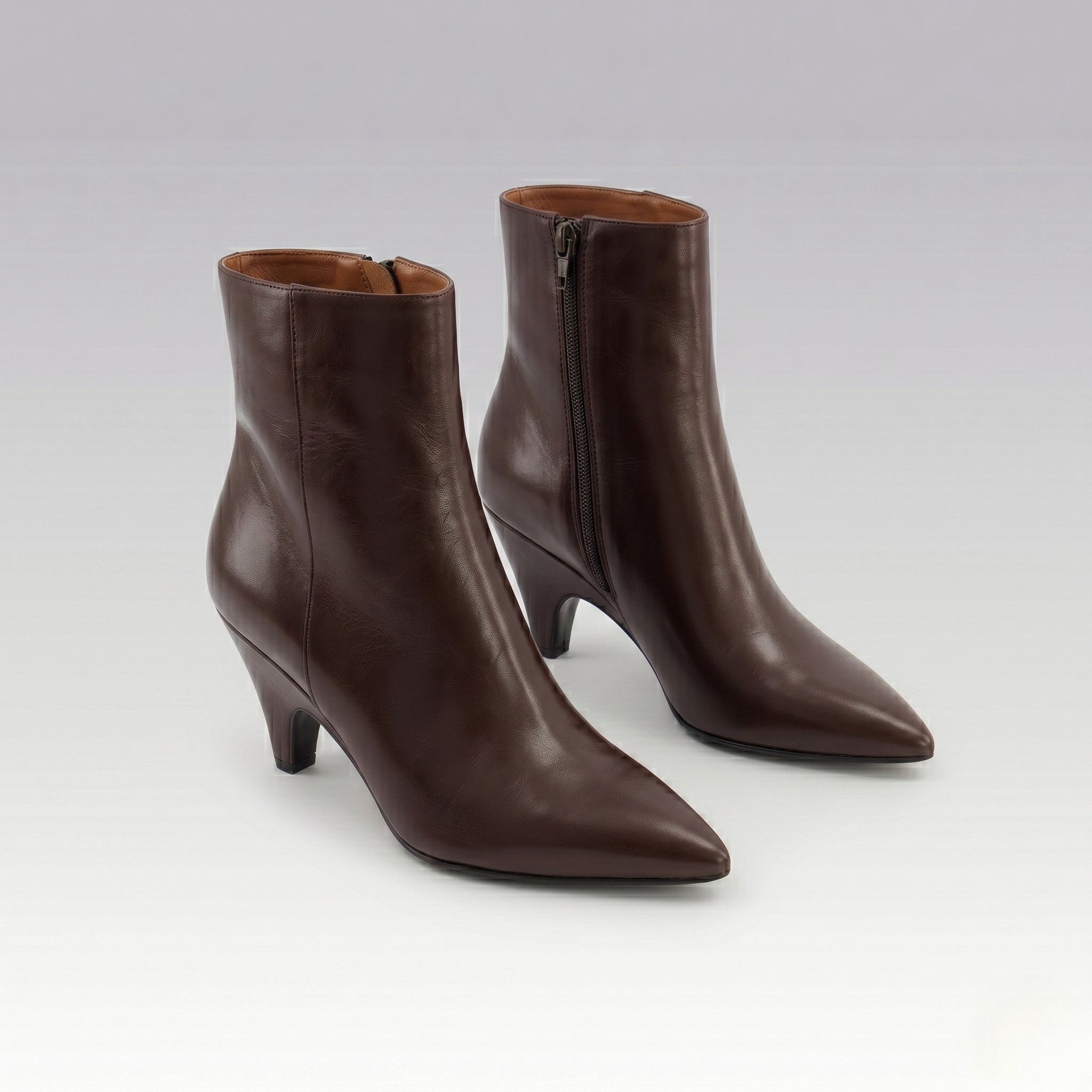 Bota de Couro Salto Escultural Manu Café
