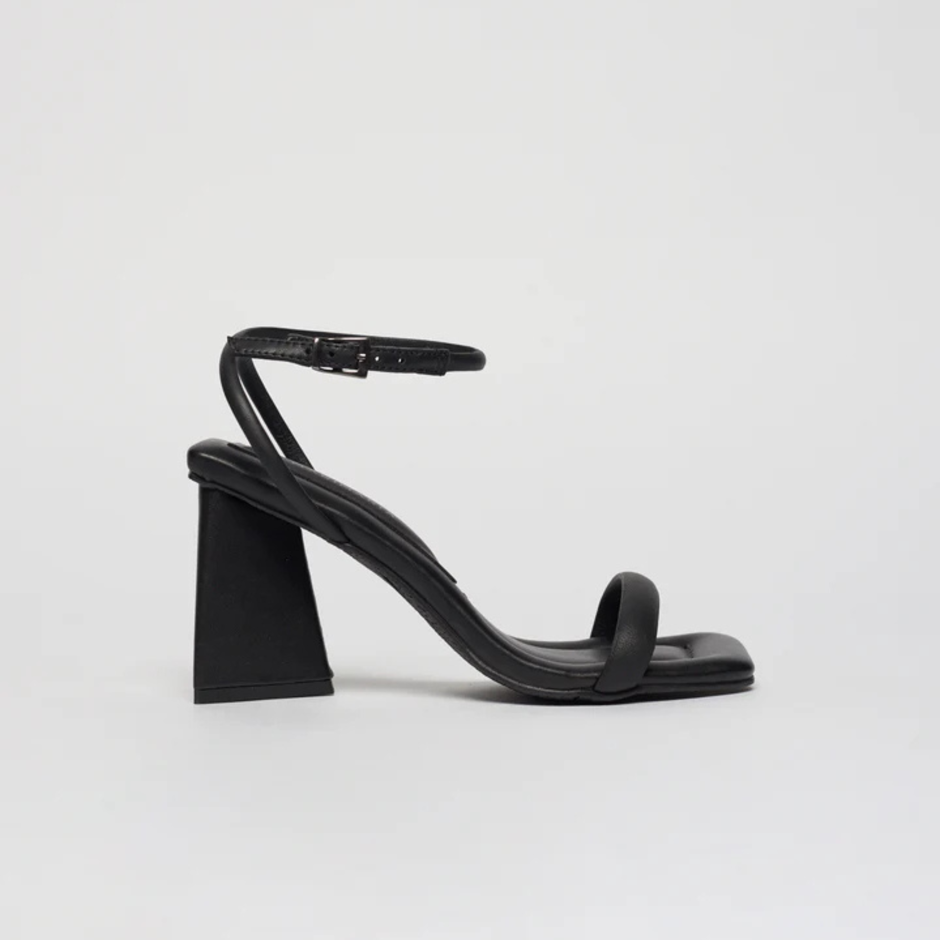 Sandália Couro Salto Bloco Maria Preta