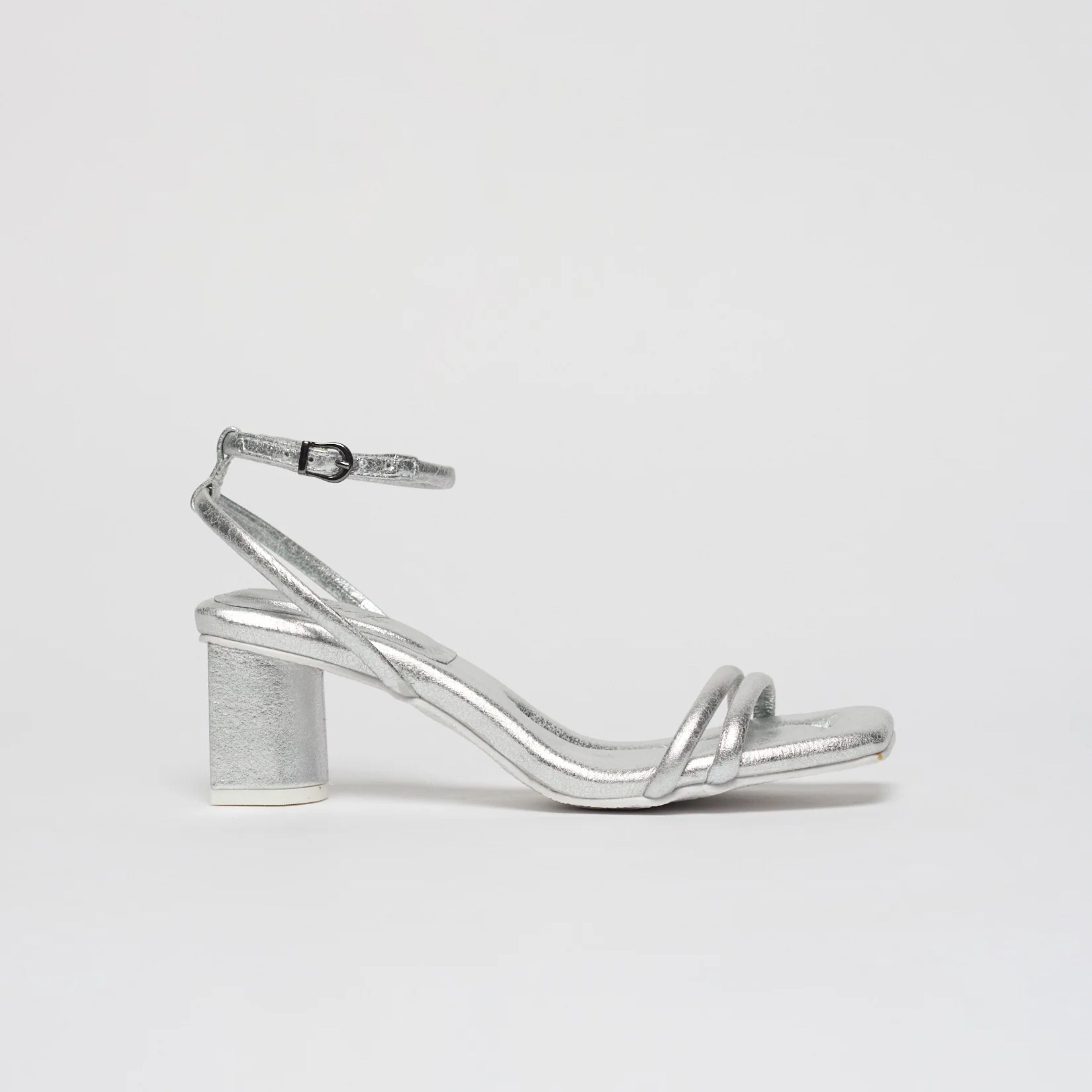 Sandália Couro Salto Baixo Júlia Prata