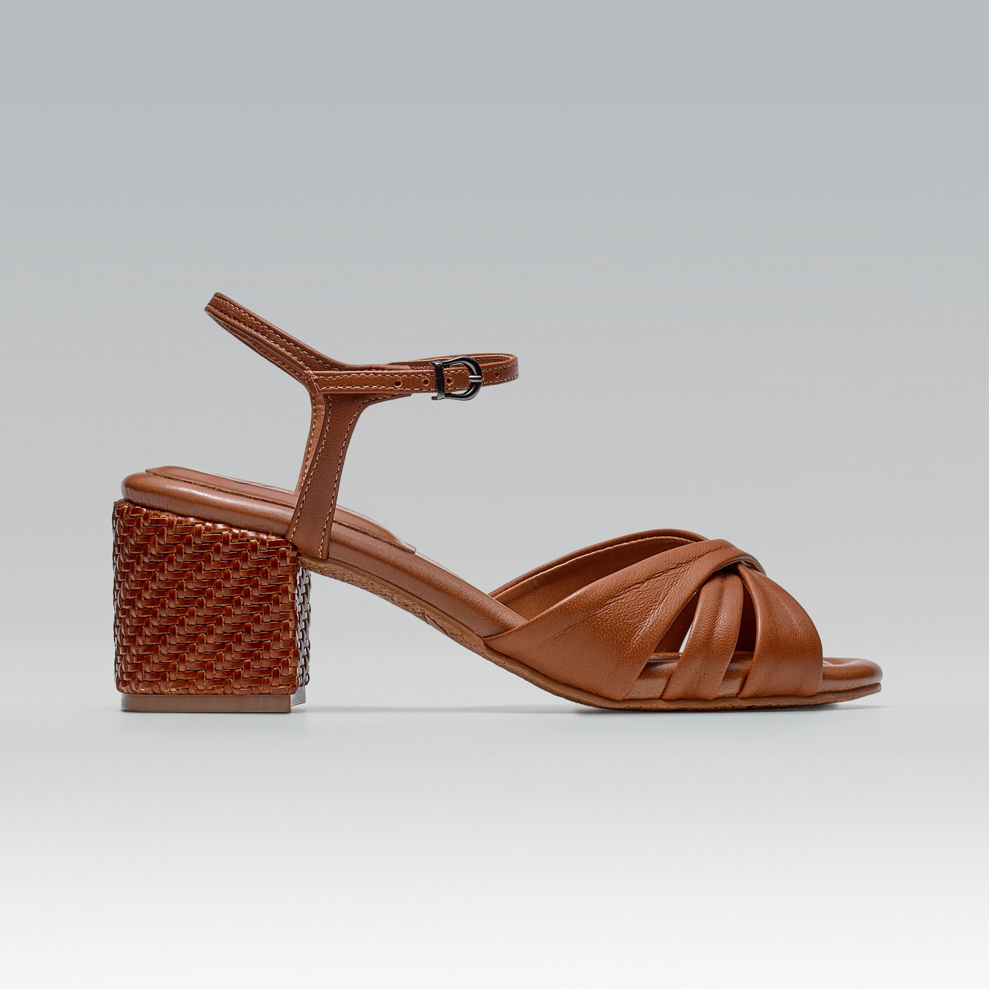 Sandália Couro Salto Baixo Lia whisky