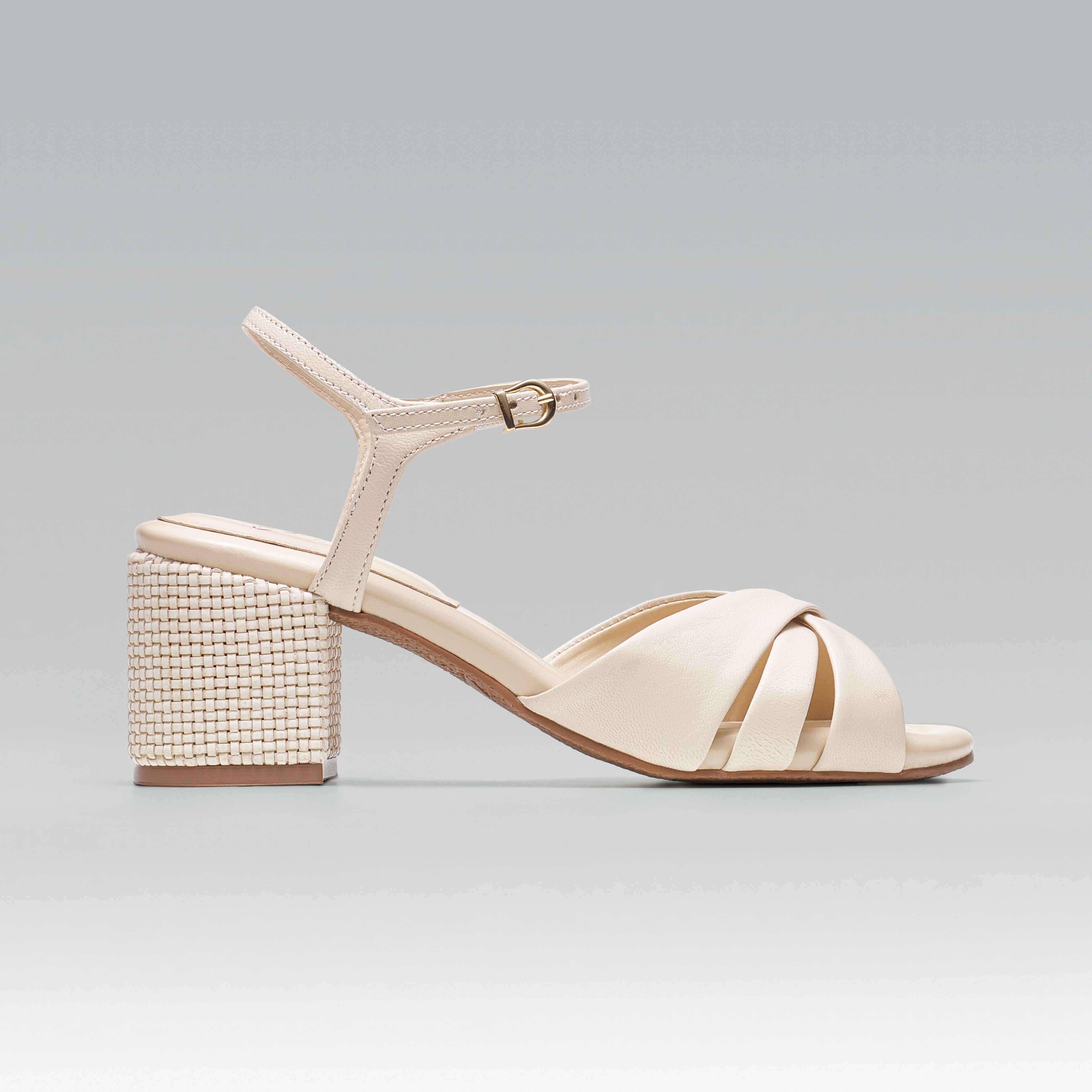 Sandália Couro Salto Baixo Lia Natural