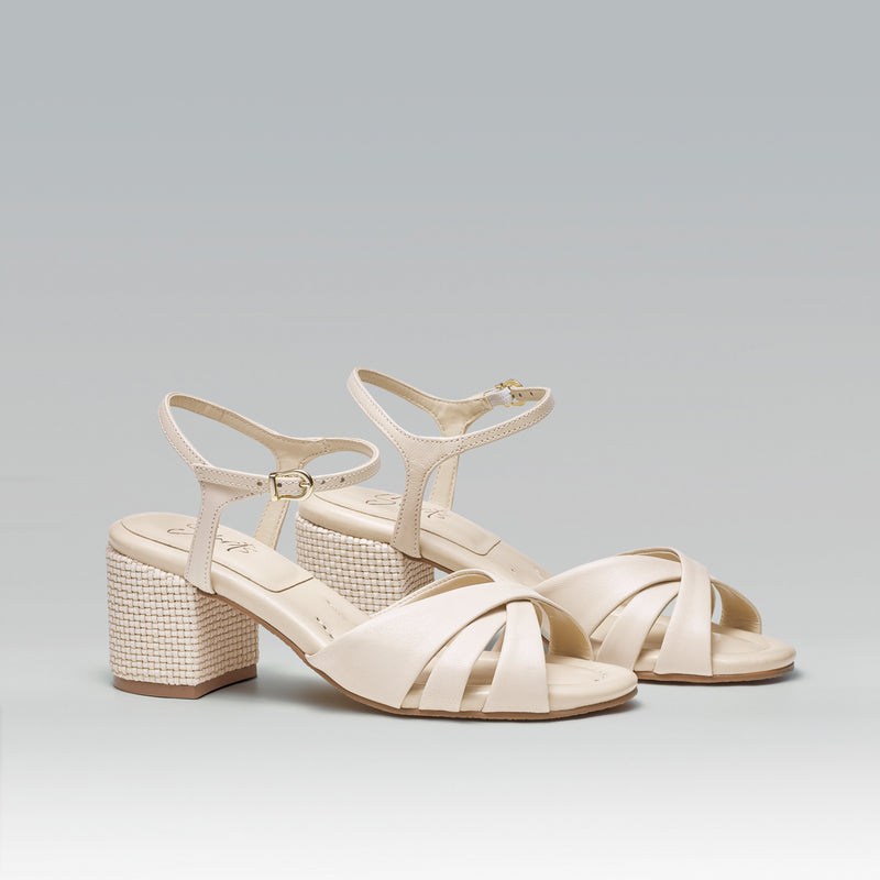 Sandália Couro Salto Baixo Lia Off White