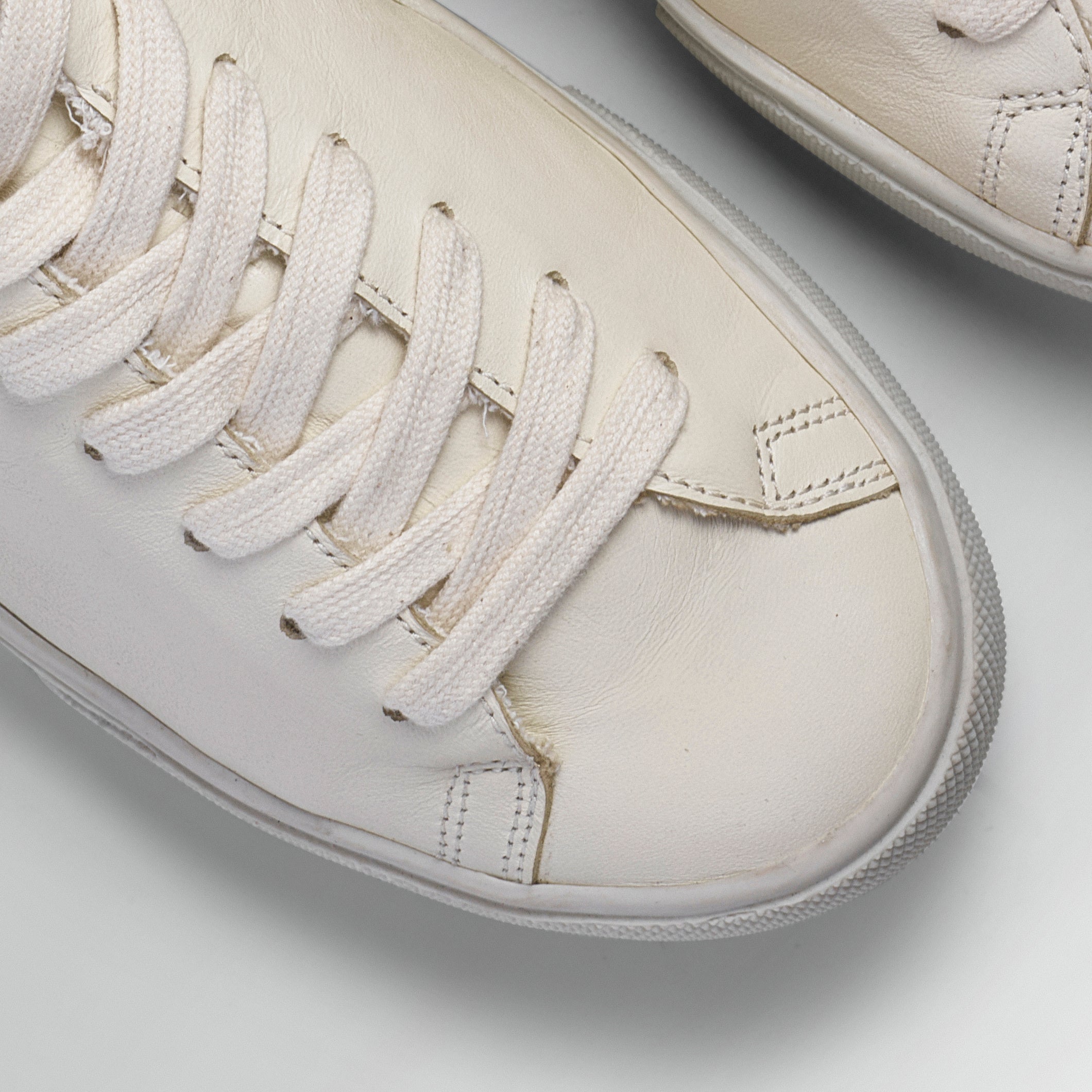 Tênis Adri Couro Liso Off White