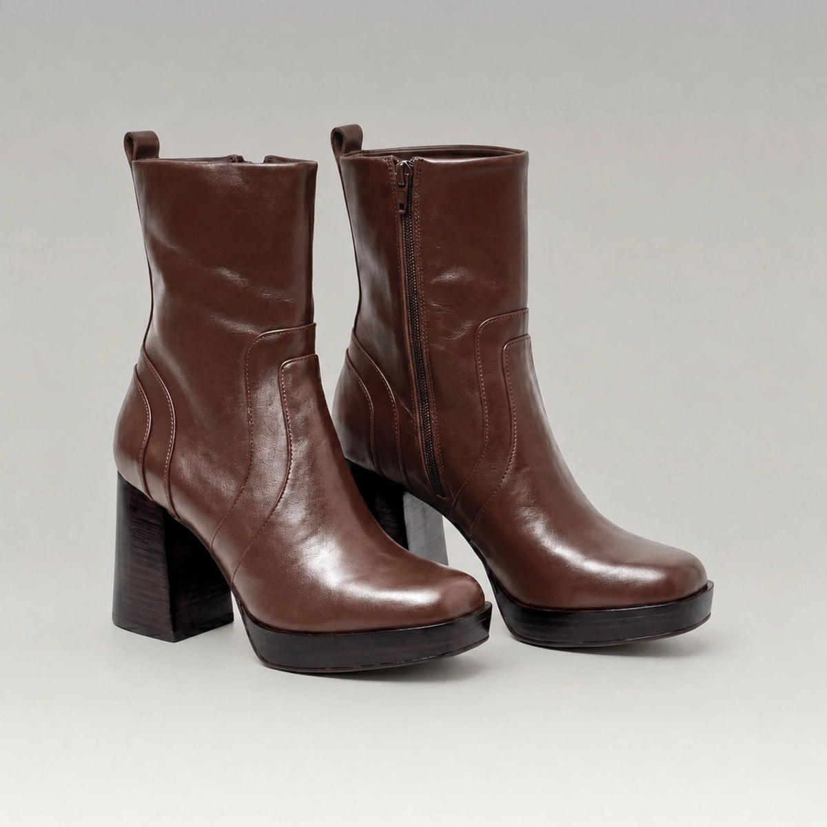 Bota Plataforma Shantal Couro Chocolate