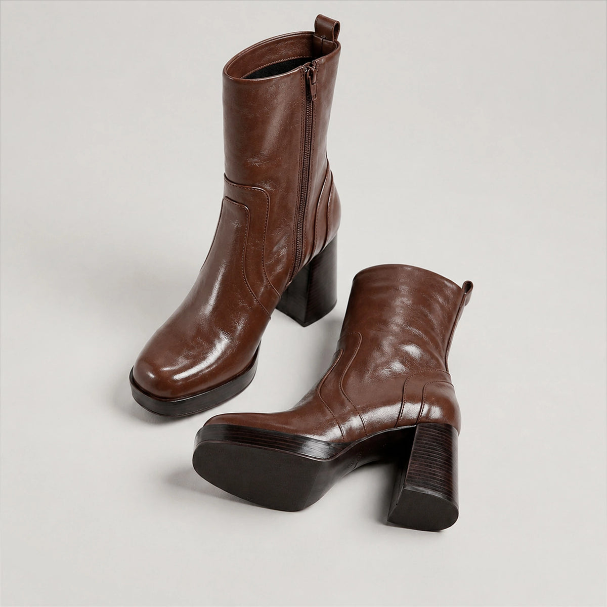 Bota Plataforma Shantal Couro Chocolate