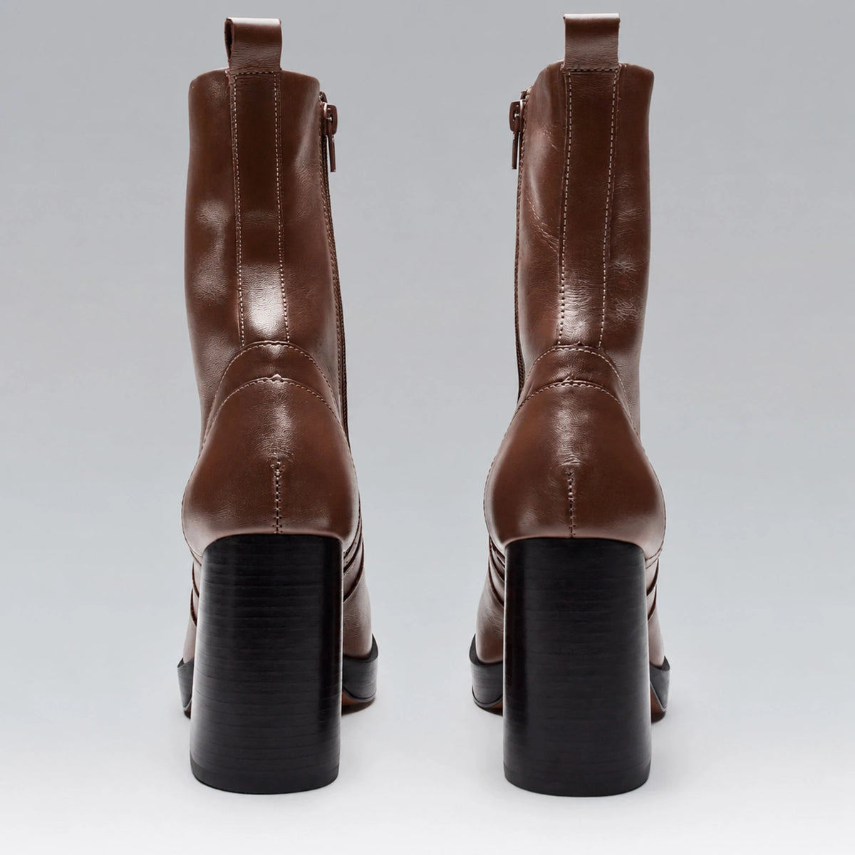 Bota Plataforma Shantal Couro Chocolate