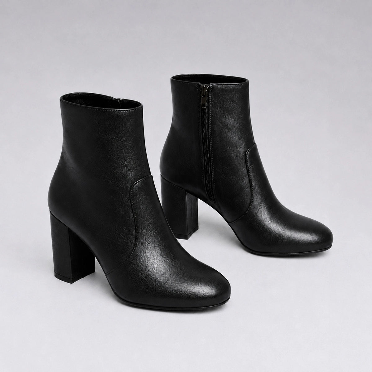 Bota de Couro Salto Bloco Sofia Preta