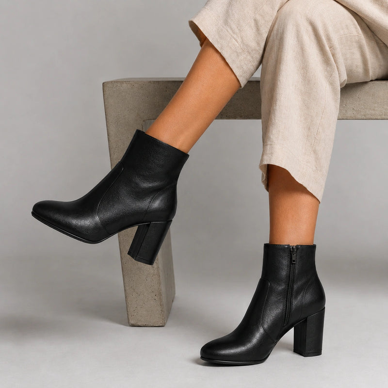 Bota de Couro Salto Bloco Sofia Preta