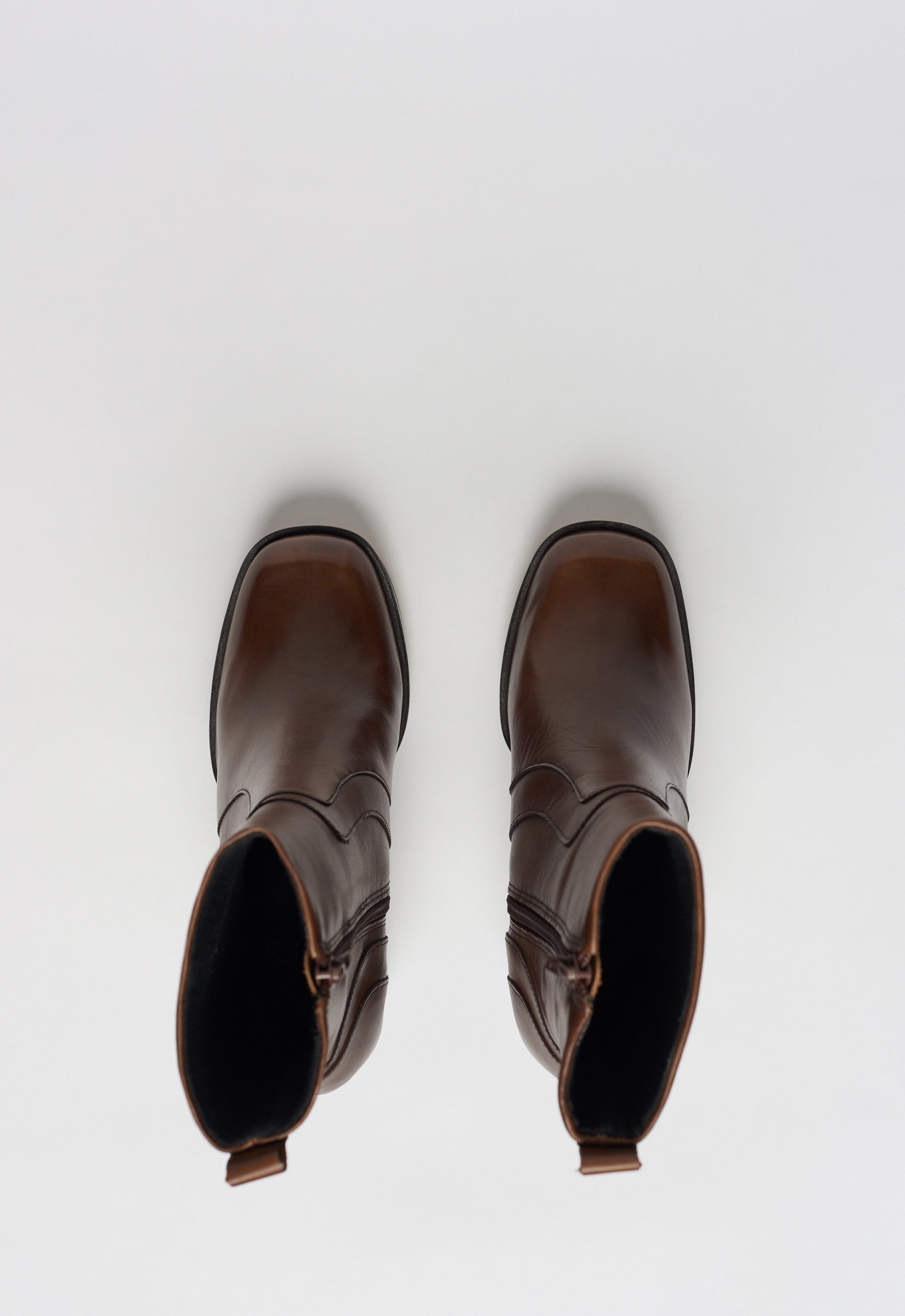 Bota Couro Plataforma Cano Médio Salto Bloco Chocolate
