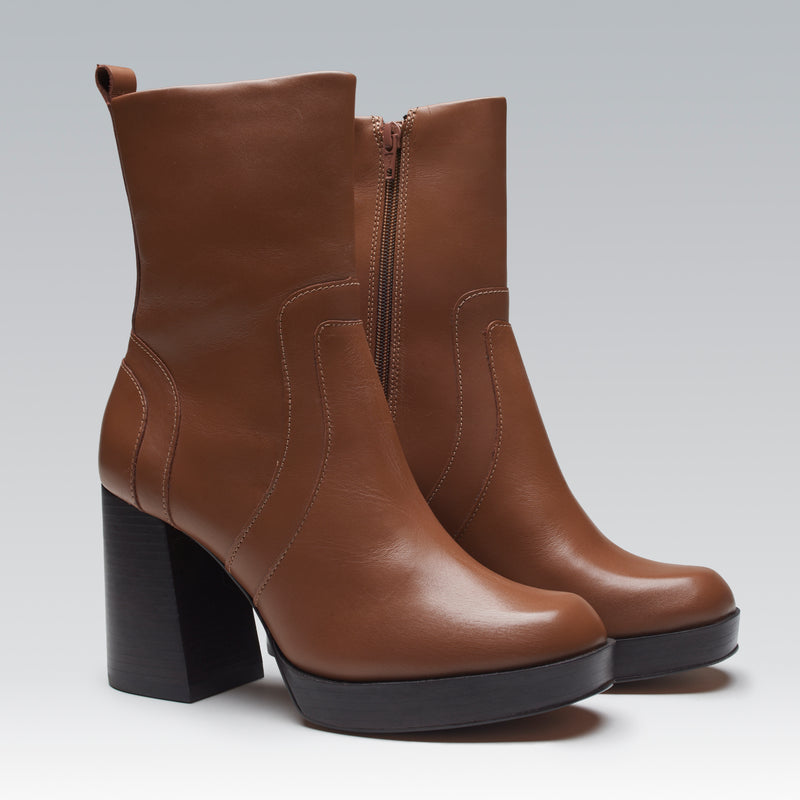 Bota Plataforma Shantal Couro Caramelo