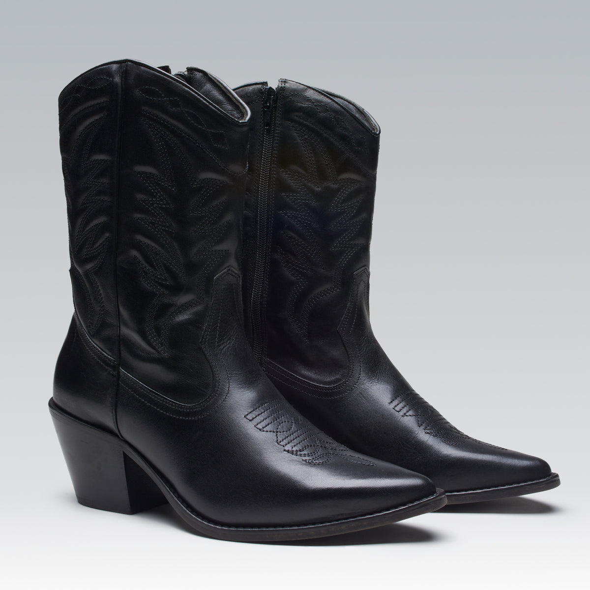 Bota Western Cano Médio Couro Preta