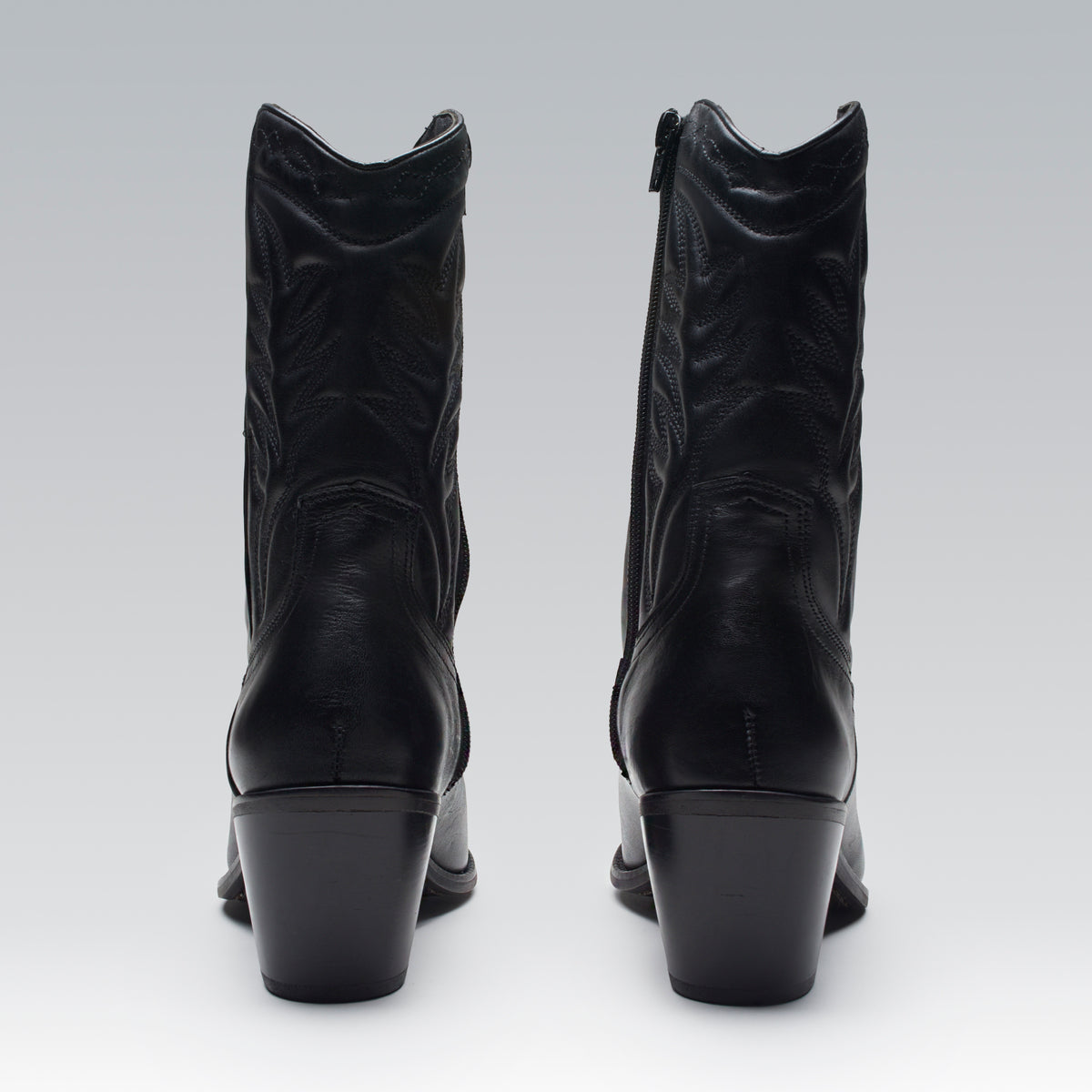Bota Western Cano Médio Couro Preta