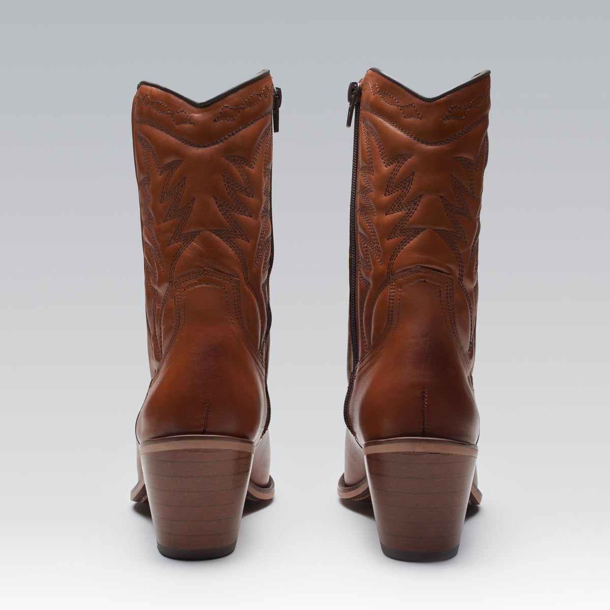 Bota Western Cano Médio Couro Tan